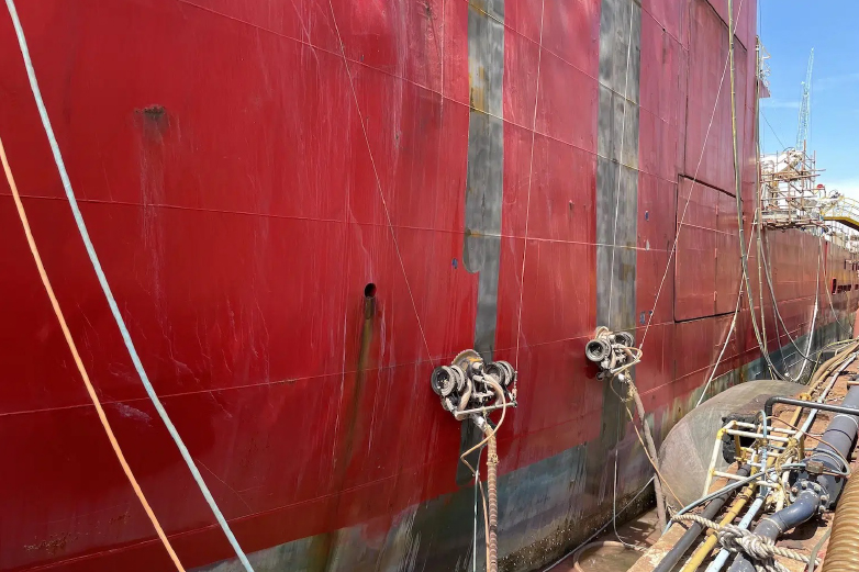 Offshore Robot Hydroblasting (Water Jetting, UHP Blasting) and Abrasive Blasting